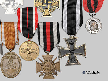 germany,_third_reich._a_lot_of_awards_for_military_and_civil_service_e_medals__g64417_3