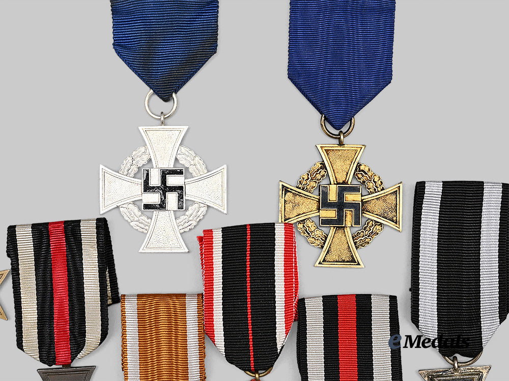 germany,_third_reich._a_lot_of_awards_for_military_and_civil_service_e_medals__g64417_5