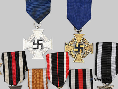 germany,_third_reich._a_lot_of_awards_for_military_and_civil_service_e_medals__g64417_5