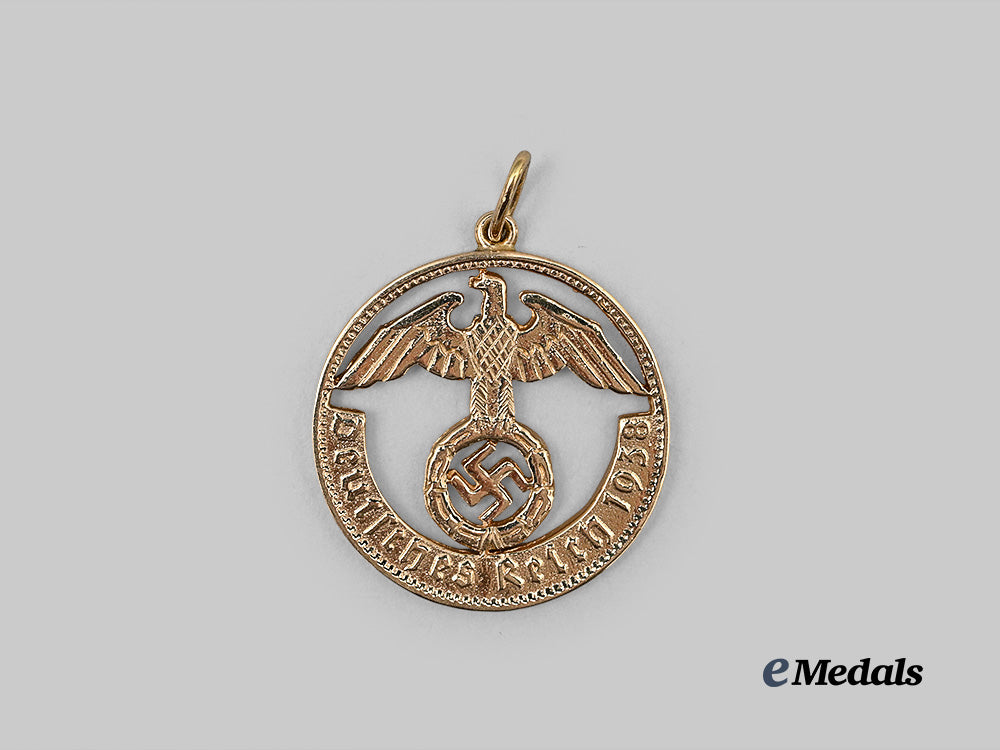 germany,_n_s_d_a_p._a_patriotic_pendant_in_gold,_exhibition_example,_c.1965_e_medals__g64418_2