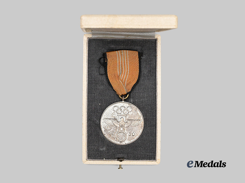 germany,_third_reich._an_olympic_games_commemorative_medal,_with_case_e_medals__g64428_3