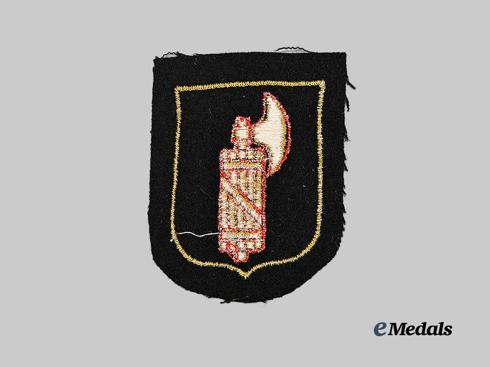 germany,_s_s._a_mint29th_waffen_grenadier_division_of_the_s_s(1st_italian)_sleeve_insignia_e_medals__g64442_3