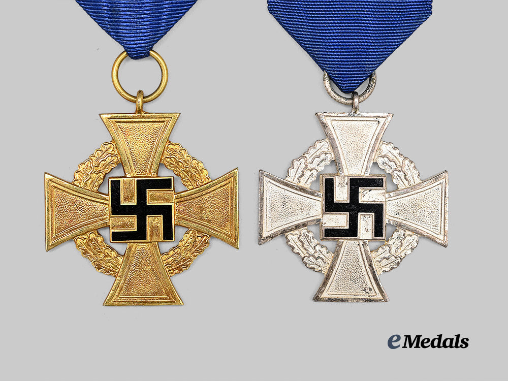 germany,_third_reich._a_pair_of_civil_service_faithful_service_awards,_for25_and40_years_e_medals__g64446_3