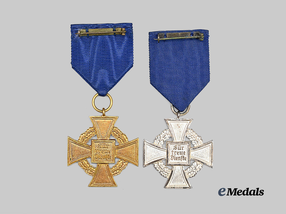 germany,_third_reich._a_pair_of_civil_service_faithful_service_awards,_for25_and40_years_e_medals__g64446_4