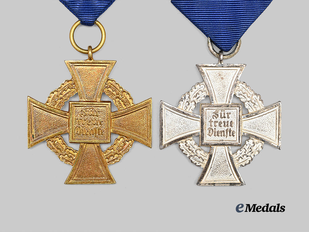 germany,_third_reich._a_pair_of_civil_service_faithful_service_awards,_for25_and40_years_e_medals__g64446_5