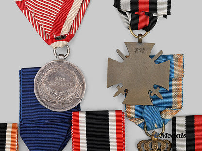 germany,_imperial;_third_reich._a_mixed_lot_of_awards_e_medals__g64463_6