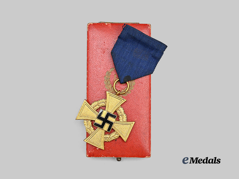 germany,_third_reich._a_civil_service40-_year_faithful_service_award,_with_case_and_ribbon_bar_device,_by_deschler&_söhn_e_medals__g64464_6