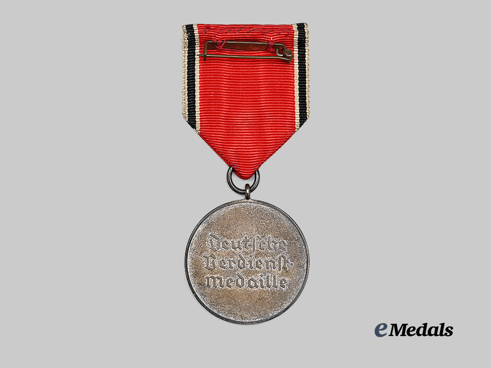 germany,_third_reich._an_order_of_the_german_eagle,_silver_merit_medal,_by_the_berlin_mint_e_medals__g64470_4