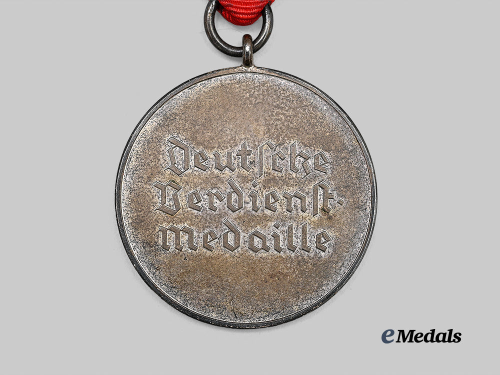 germany,_third_reich._an_order_of_the_german_eagle,_silver_merit_medal,_by_the_berlin_mint_e_medals__g64470_5
