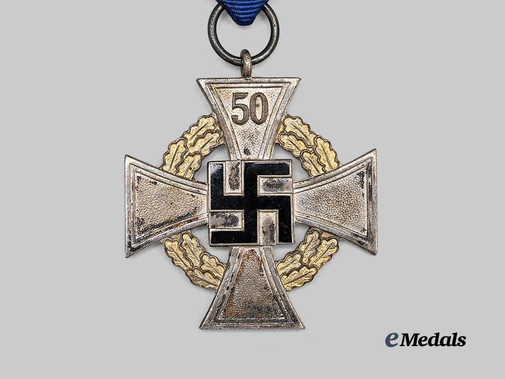 germany,_third_reich._a_civil_service_long_service_award,_special_grade_for50_years_e_medals__g64472_3