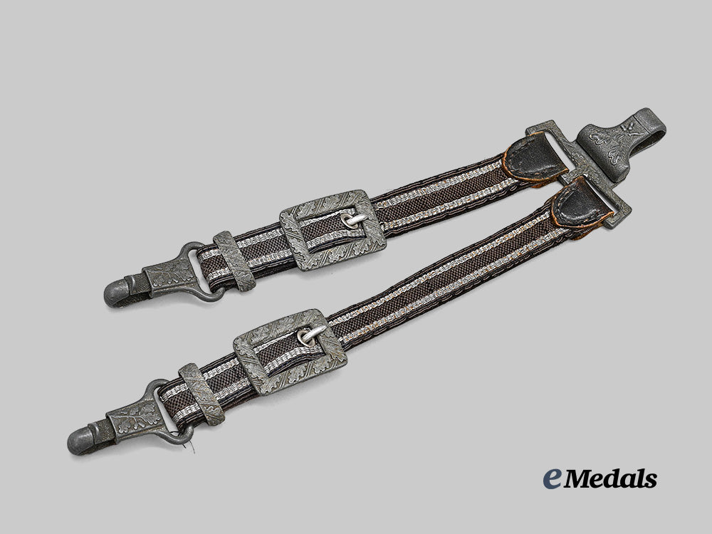 germany,_luftwaffe._a_officer’s_dagger_hanger,_by_f._w._assmann&_söhne_e_medals__g64481_2