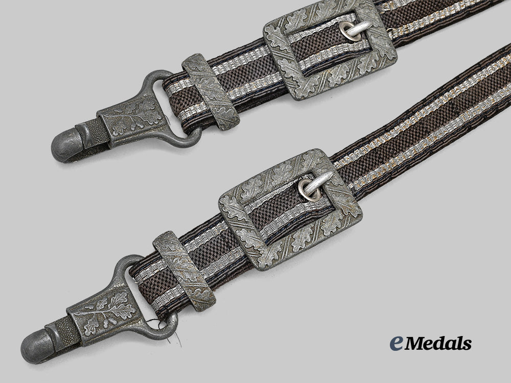 germany,_luftwaffe._a_officer’s_dagger_hanger,_by_f._w._assmann&_söhne_e_medals__g64481_3