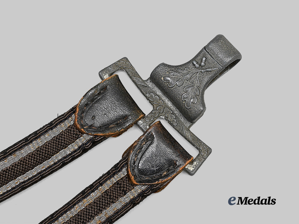 germany,_luftwaffe._a_officer’s_dagger_hanger,_by_f._w._assmann&_söhne_e_medals__g64481_4