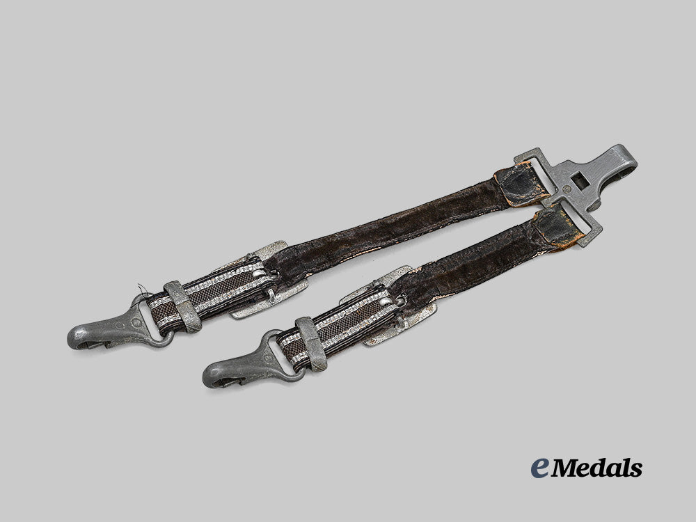 germany,_luftwaffe._a_officer’s_dagger_hanger,_by_f._w._assmann&_söhne_e_medals__g64481_5