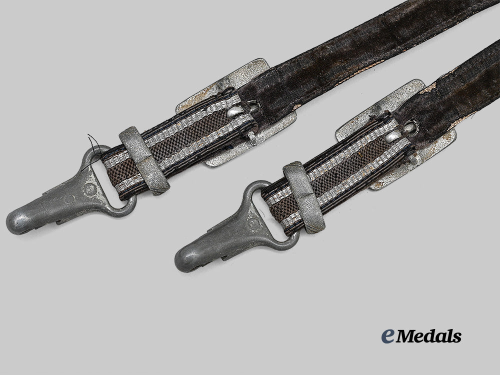 germany,_luftwaffe._a_officer’s_dagger_hanger,_by_f._w._assmann&_söhne_e_medals__g64481_6