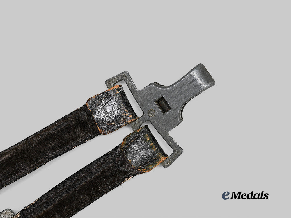 germany,_luftwaffe._a_officer’s_dagger_hanger,_by_f._w._assmann&_söhne_e_medals__g64481_7