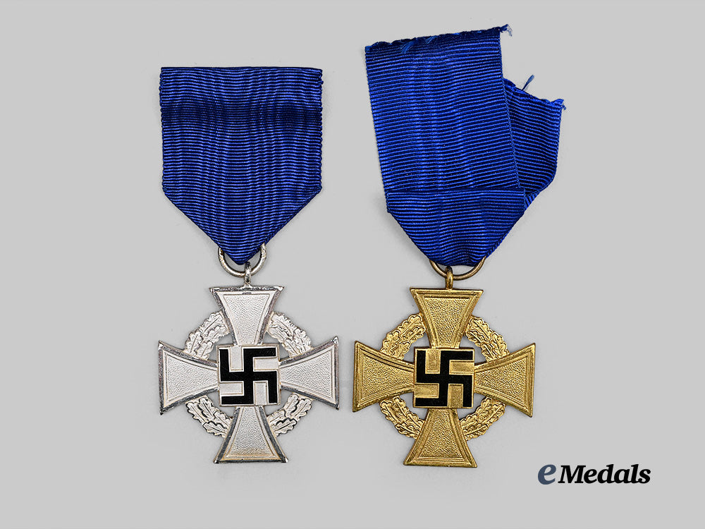 germany,_third_reich._a_pair_of_civil_service_faithful_service_awards,25_and40_years,_with_cases_e_medals__g64655_5