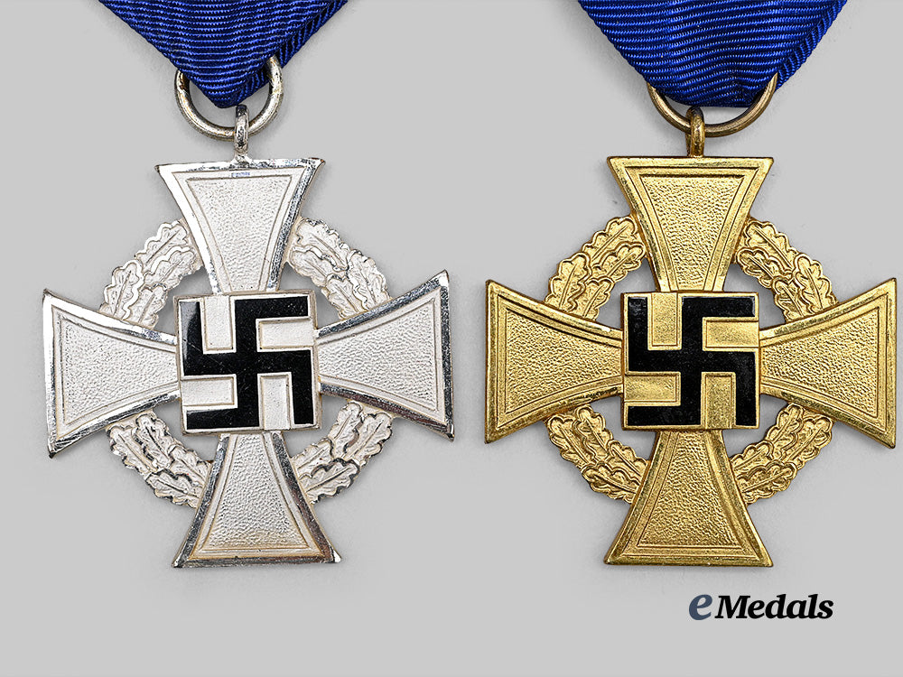 germany,_third_reich._a_pair_of_civil_service_faithful_service_awards,25_and40_years,_with_cases_e_medals__g64655_6