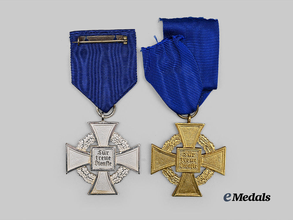 germany,_third_reich._a_pair_of_civil_service_faithful_service_awards,25_and40_years,_with_cases_e_medals__g64655_7