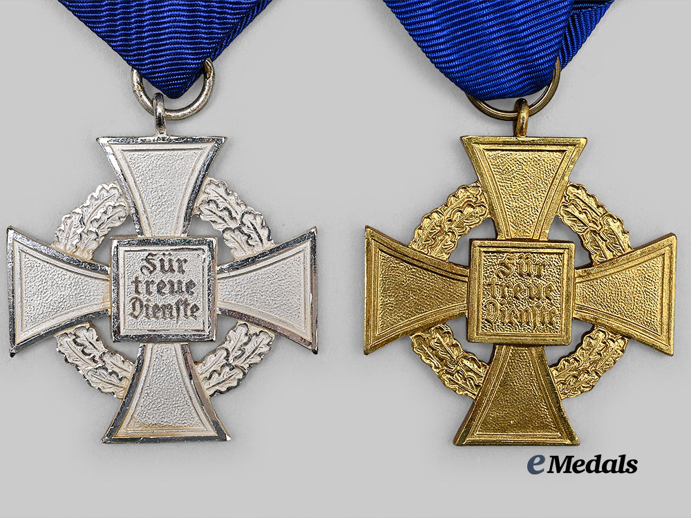germany,_third_reich._a_pair_of_civil_service_faithful_service_awards,25_and40_years,_with_cases_e_medals__g64655_8