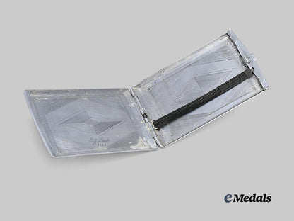 an_unusual_pow_made_made_afrika_cigarette_case_e_medals__g_b5500_5