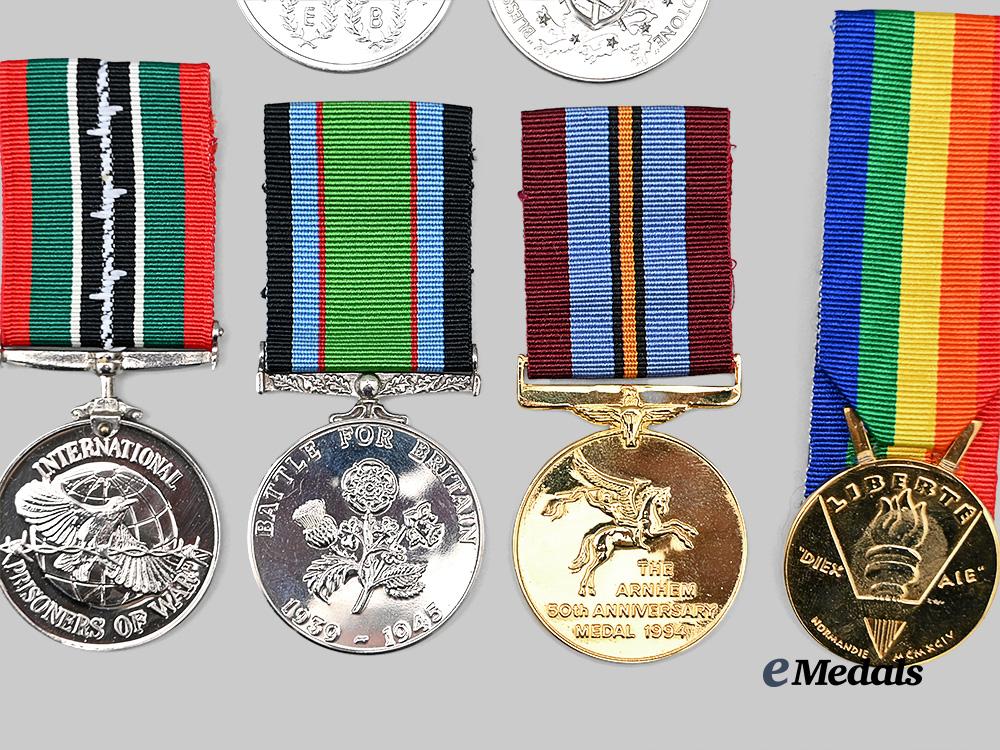 great_britain,_canada._eight_second_war_commemorative_medals&_awards_e_medals__g_b6578_7
