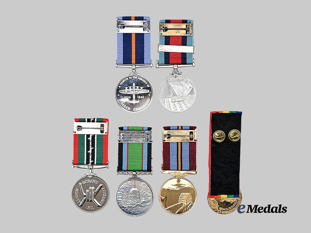 great_britain,_canada._eight_second_war_commemorative_medals&_awards_e_medals__g_b6578_9
