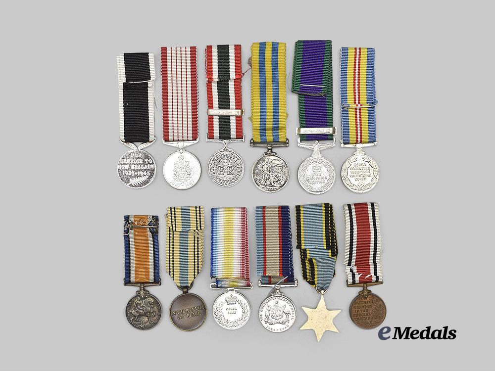united_kingdom,_canada,_united_nations._a_lot_of_twelve_miniature_awards_e_medals__g_b7599_7