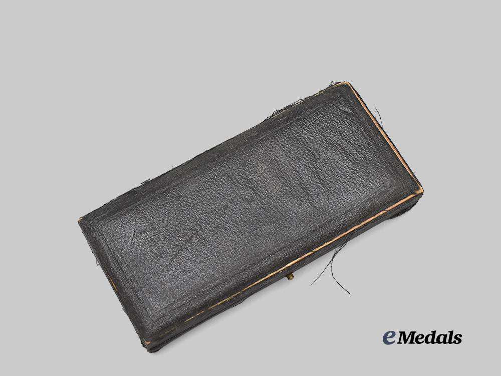 united_kingdom._a_colonial_auxiliary_forces_decoration_to_captain_foreman,_argyll_and_sutherland_highlanders_of_canada(_princess_louise’s),_in_case_e_medals__g_b8279_2