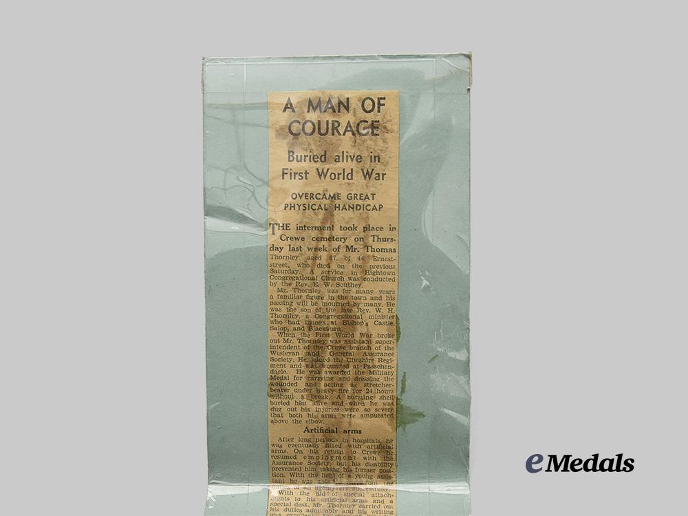 united_kingdom._a_lot_of_first_war_cheshire_insignia,_to_pte._thornley,_m._m_recipient_e_medals__g_b8283_5