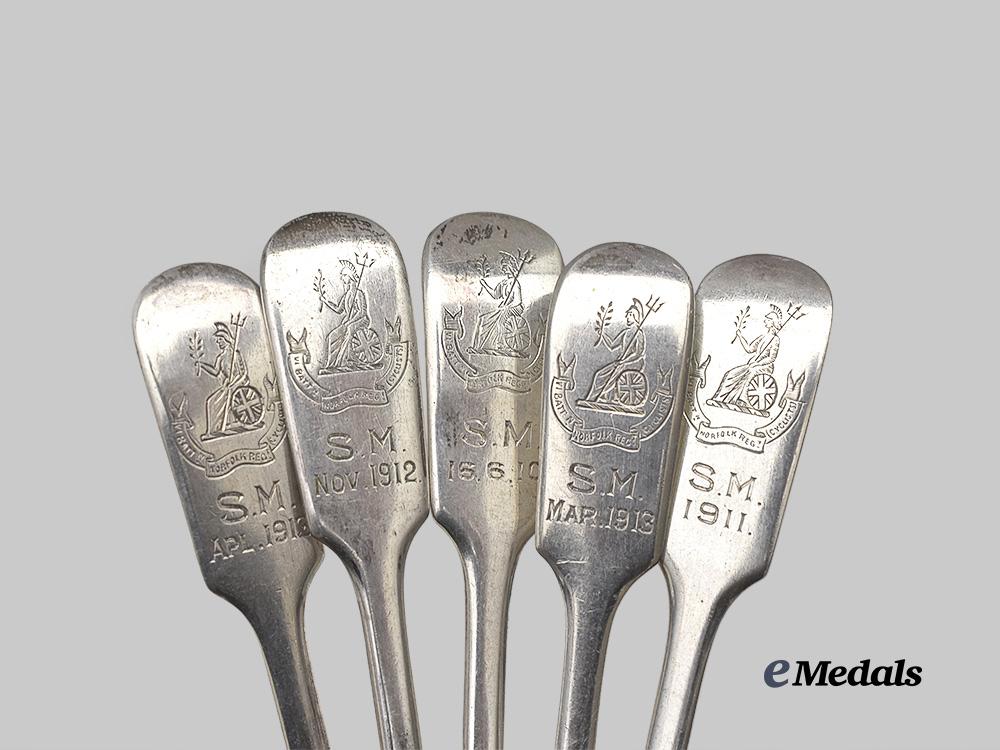 united_kingdom._a_lot_of_five_silver_pre-_war_army_spoons,_by_joseph_rodger&_sons_e_medals__g_b8285_4