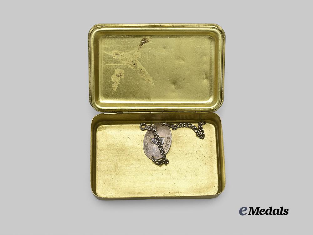 canada._a_first_war_christmas_tin_and_second_war_i_d_bracelet_e_medals__g_b8306_4