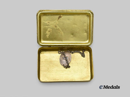 canada._a_first_war_christmas_tin_and_second_war_i_d_bracelet_e_medals__g_b8306_4