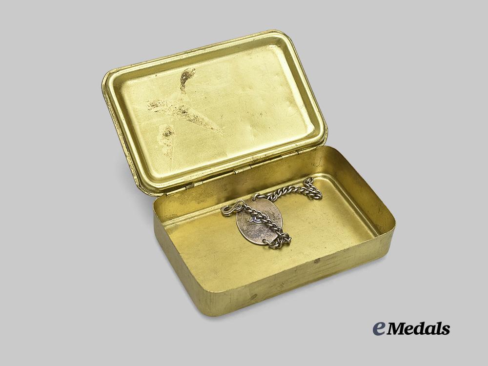 canada._a_first_war_christmas_tin_and_second_war_i_d_bracelet_e_medals__g_b8306_5