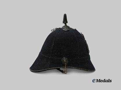 united_kingdom._a_royal_irish_constabulary_cloth_helmet,_c.1901_e_medals__g_b8308_6