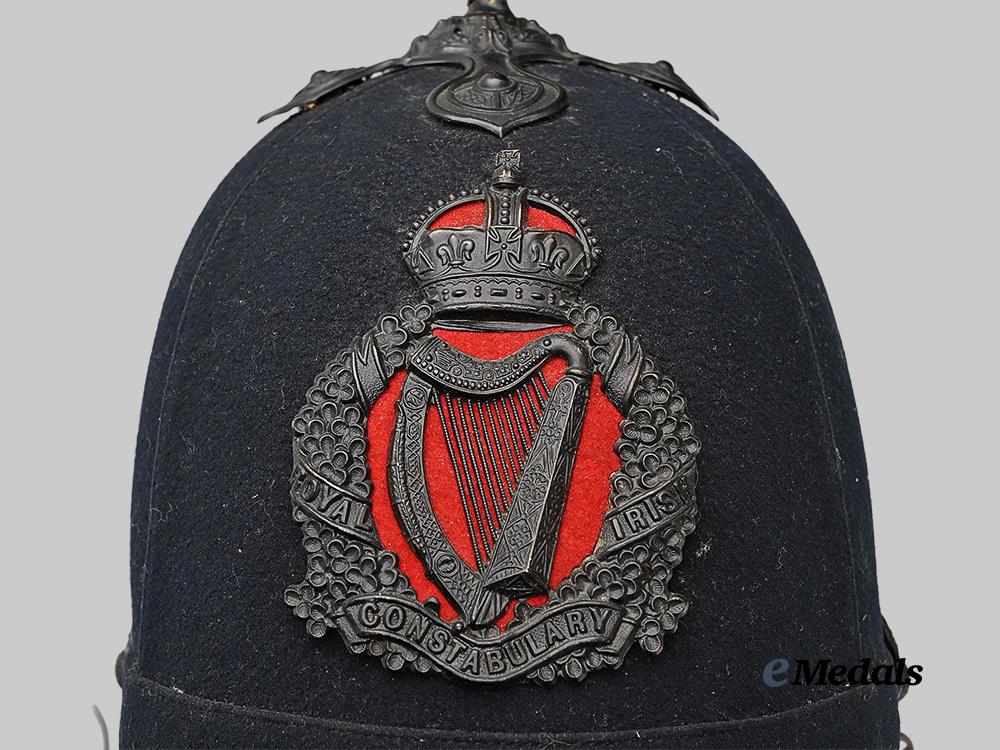 united_kingdom._a_royal_irish_constabulary_cloth_helmet,_c.1901_e_medals__g_b8308_9