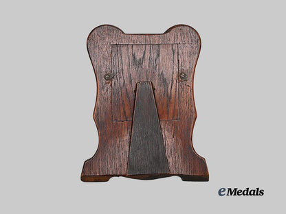 united_kingdom._an_h_m_s_ajax_wooden_frame_for_the_battle_of_jutland,1916_e_medals__g_b8313_3