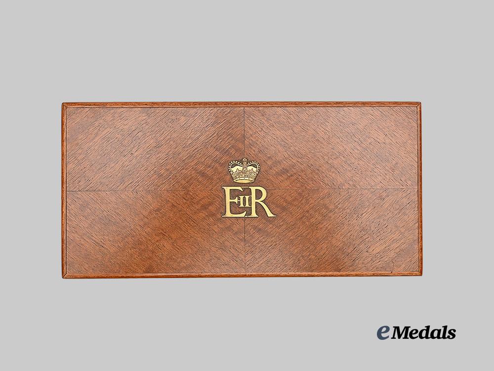 united_kingdom._a_dunhill_cigar_box,_c.1950_e_medals__g_b8314_2