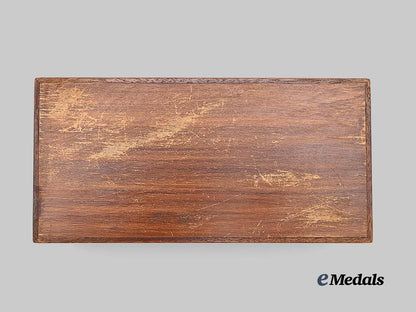 united_kingdom._a_dunhill_cigar_box,_c.1950_e_medals__g_b8314_5