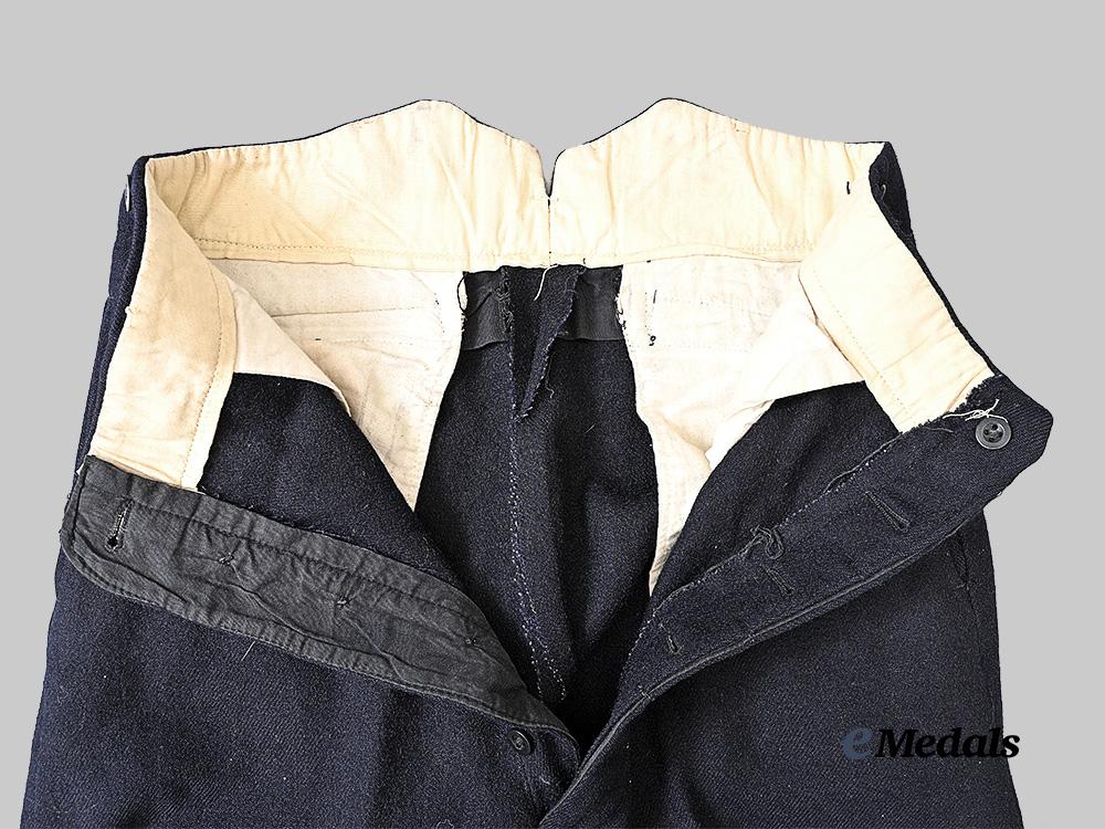 united_kingdom._a_royal_navy_sub-_lieutenant's_uniform1944_e_medals__g_b8326_16