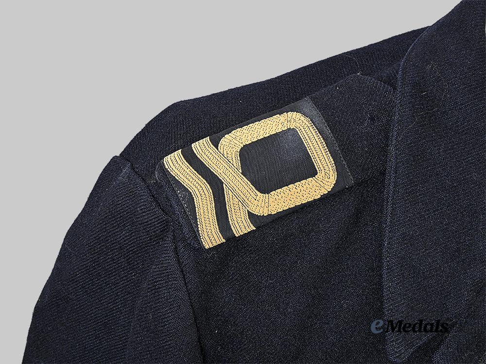 united_kingdom._a_royal_navy_sub-_lieutenant's_uniform1944_e_medals__g_b8326_8