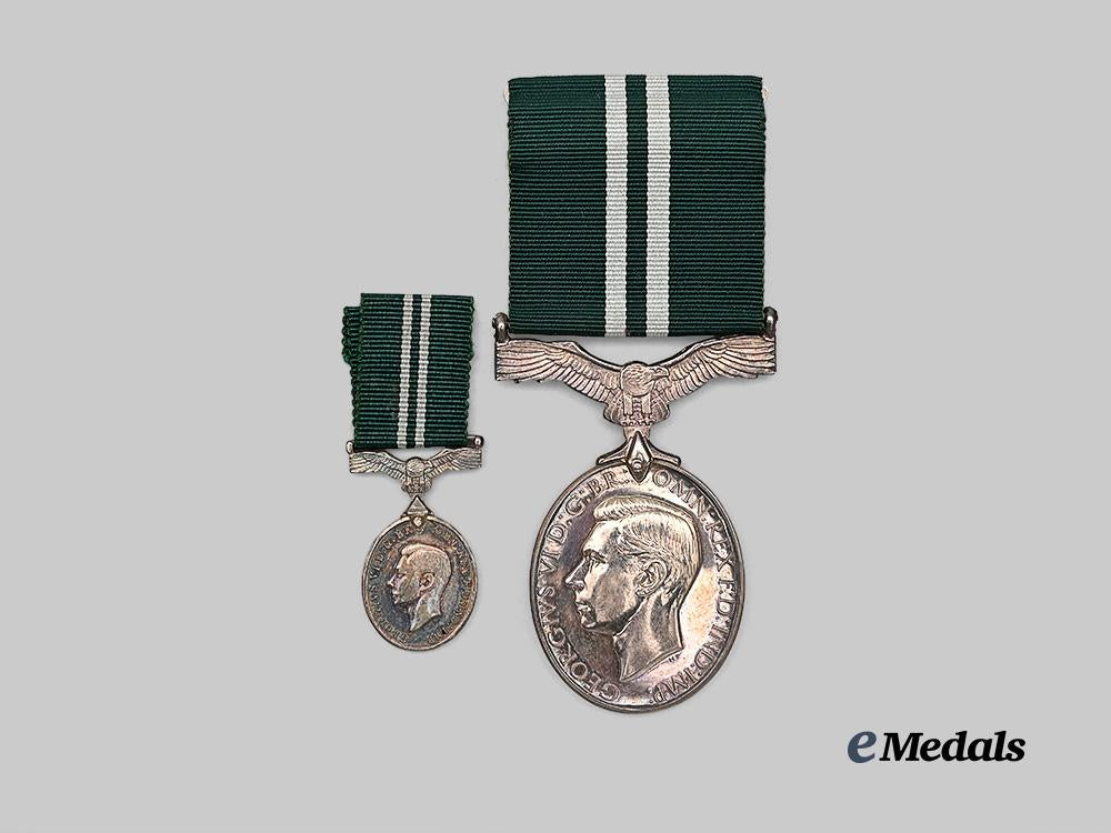 united_kingdom._an_air_efficiency_medal,_with_miniature_e_medals__g_b8333_2