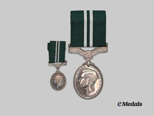 united_kingdom._an_air_efficiency_medal,_with_miniature_e_medals__g_b8333_2