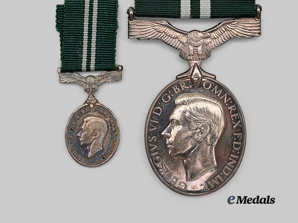 united_kingdom._an_air_efficiency_medal,_with_miniature_e_medals__g_b8333_3