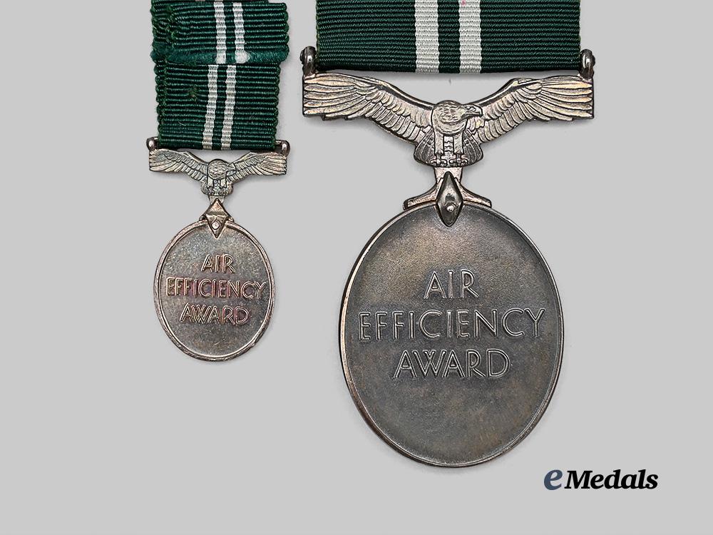 united_kingdom._an_air_efficiency_medal,_with_miniature_e_medals__g_b8333_5