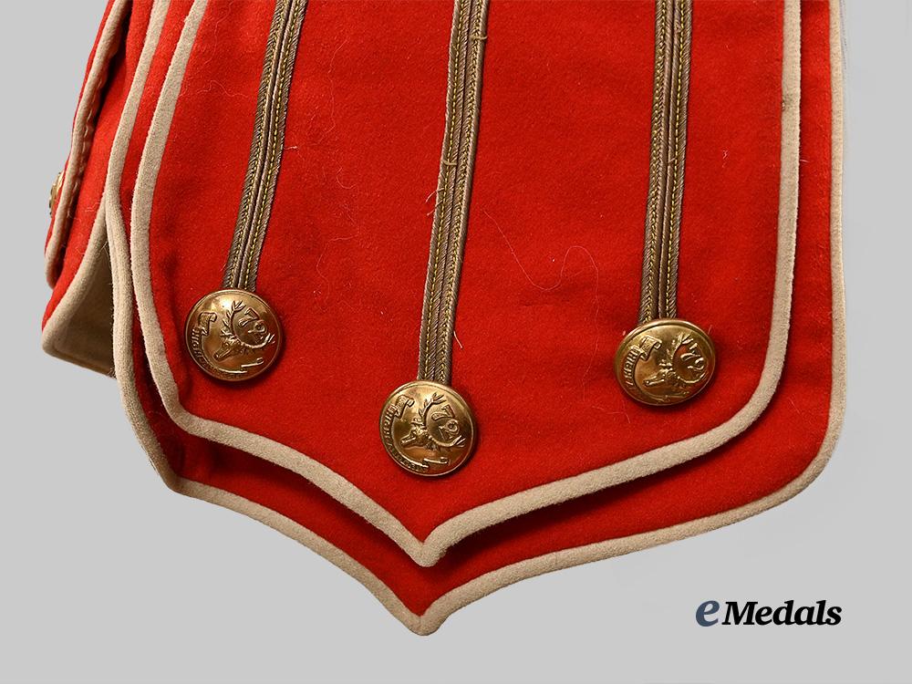 united_kingdom._a_full_dress_tunic_for_a_field_officer_major_to_lieutenant_colonel_of_the_seaforth_highlanders,_circa1881–1898_e_medals__g_b8346_10