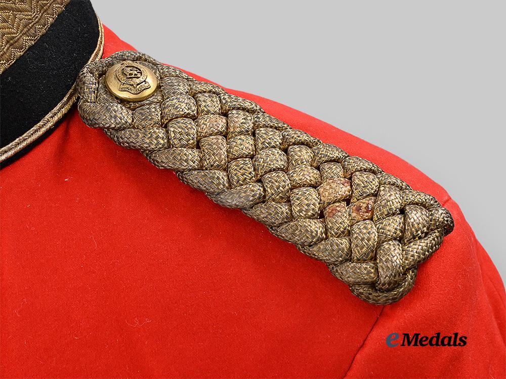 united_kingdom._a_full_dress_tunic_for_a_cavalry_officer_of_the_royal_dragoons_for_a_major_to_lieutenant_colonel,_late19th–early20th_century_e_medals__g_b8347_11