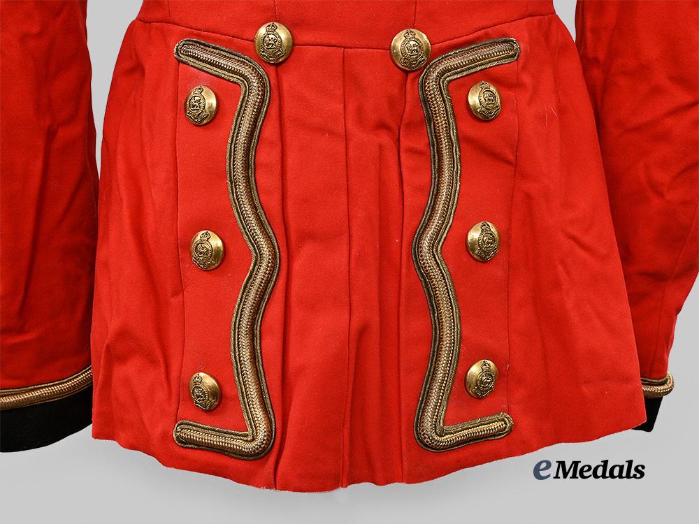 united_kingdom._a_full_dress_tunic_for_a_cavalry_officer_of_the_royal_dragoons_for_a_major_to_lieutenant_colonel,_late19th–early20th_century_e_medals__g_b8347_8
