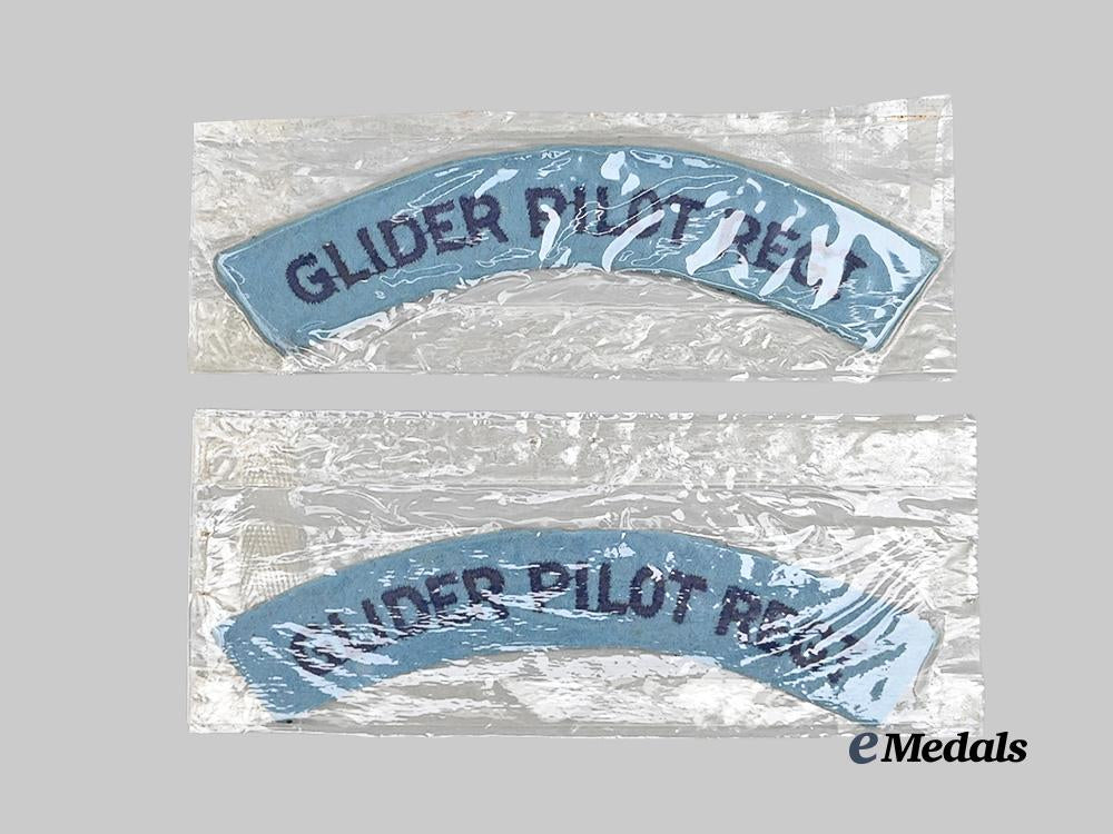 united_kingdom._a_pair_of_glider_pilot_regiment_shoulder_flashes_e_medals__g_b8351_2