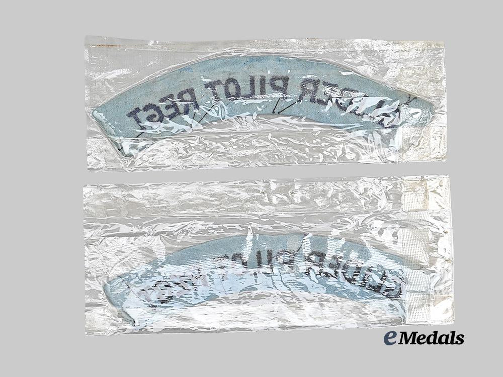 united_kingdom._a_pair_of_glider_pilot_regiment_shoulder_flashes_e_medals__g_b8351_3
